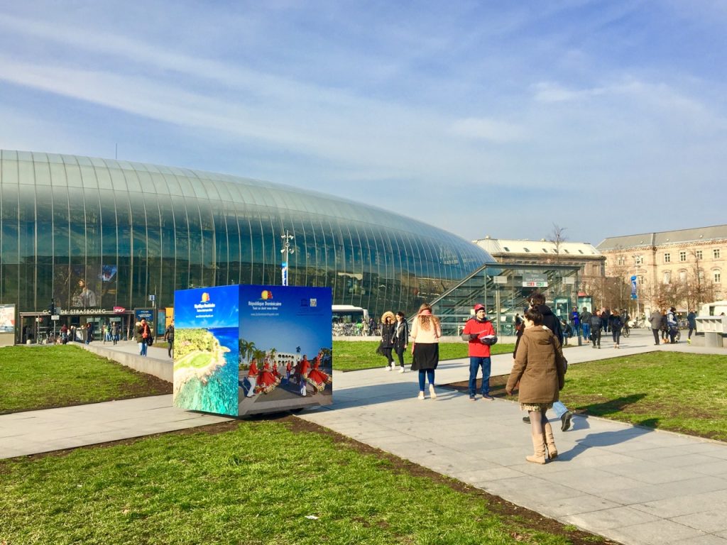 2023 Large publicite activation ooh agence street marketing strasbourg | Veymont