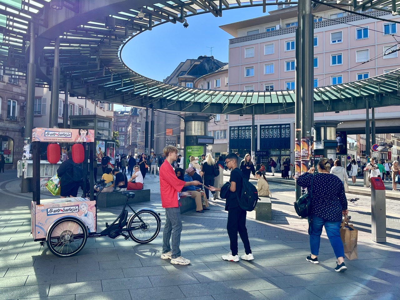 20252025 - 2025 trasbourg Street MarketinVelo Expo KI-OON Akane-banashi. Activation ooh street marketing a velo | Veymont Large publicite activation ooh agence street marketing strasbourg | Veymont