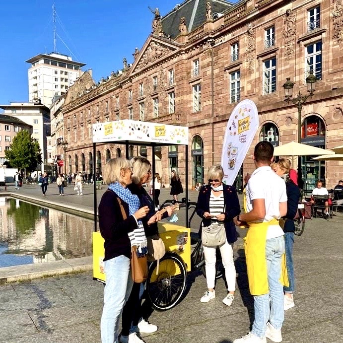 Velo Expo Grillon d_Or à Strasbourg 02 Large publicite activation ooh agence street marketing strasbourg | Veymont