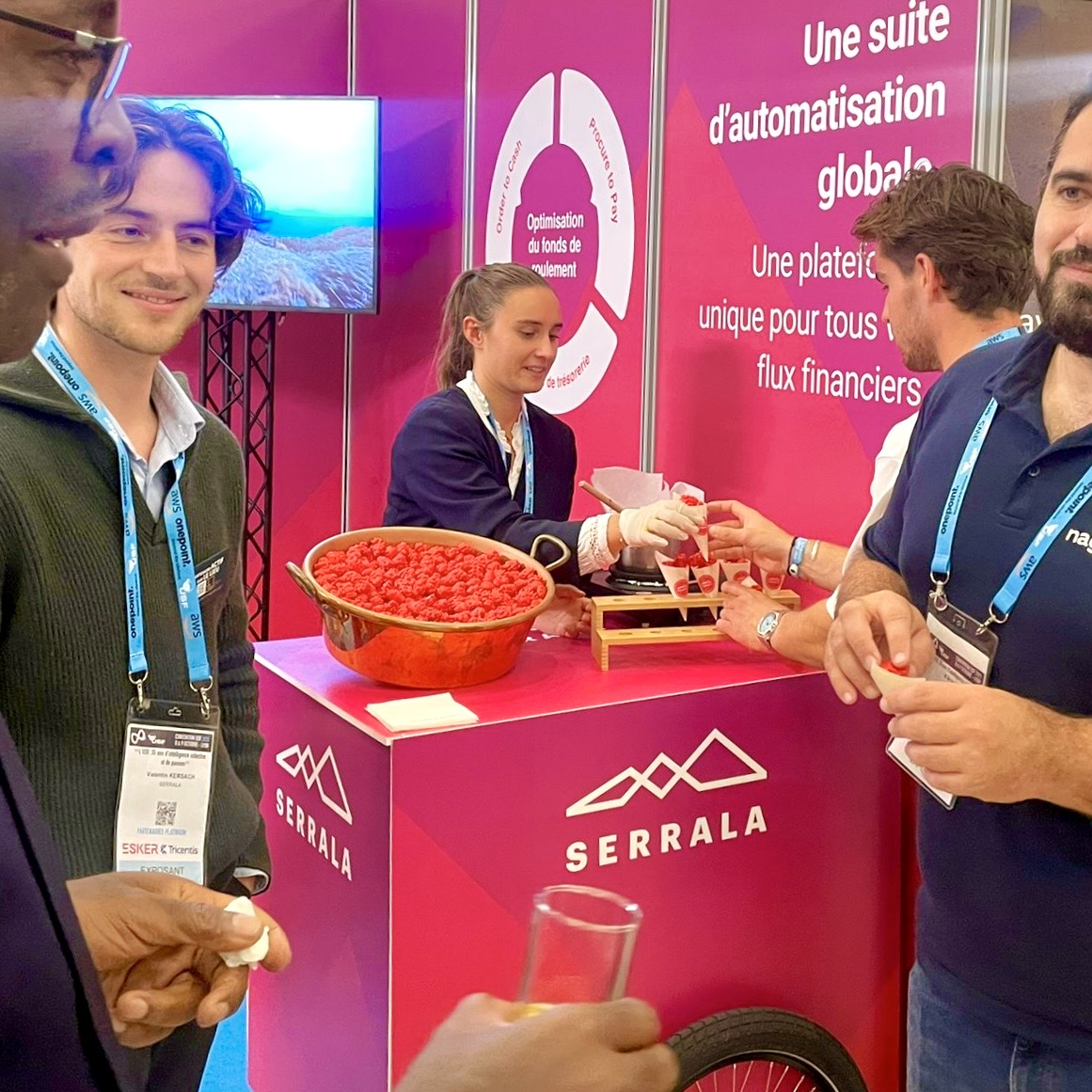 89 - Veymont x Serrala - Lyon - event - evenement - animation salon btob - drive-to-booth - velo publicitaire - velo expo｜Veymont