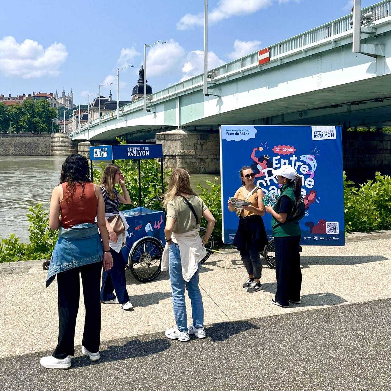 Velo Expo x Ville de Lyon - FERES 2025 - velo publicitaire street marketing affichage mobile activation retail proximite ooh evenement 2025 | Velo Expo | Veymont