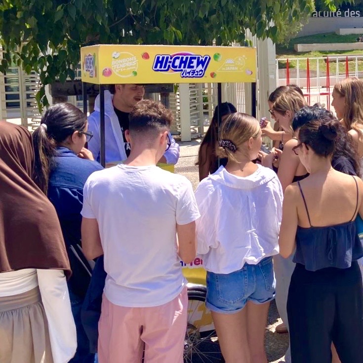 HI-CHEW-Street-MArketing-Activation-in-France-Samples-Distribution-with-a-Branded-Cargo-Bike | Veymont