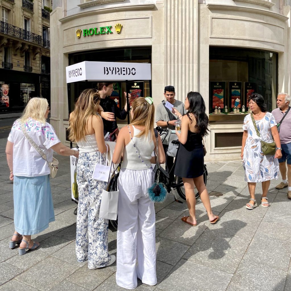 VEYMONT x PUIG - Byredo - activation street marketing - drive to store - distribution de boissons | Veymont